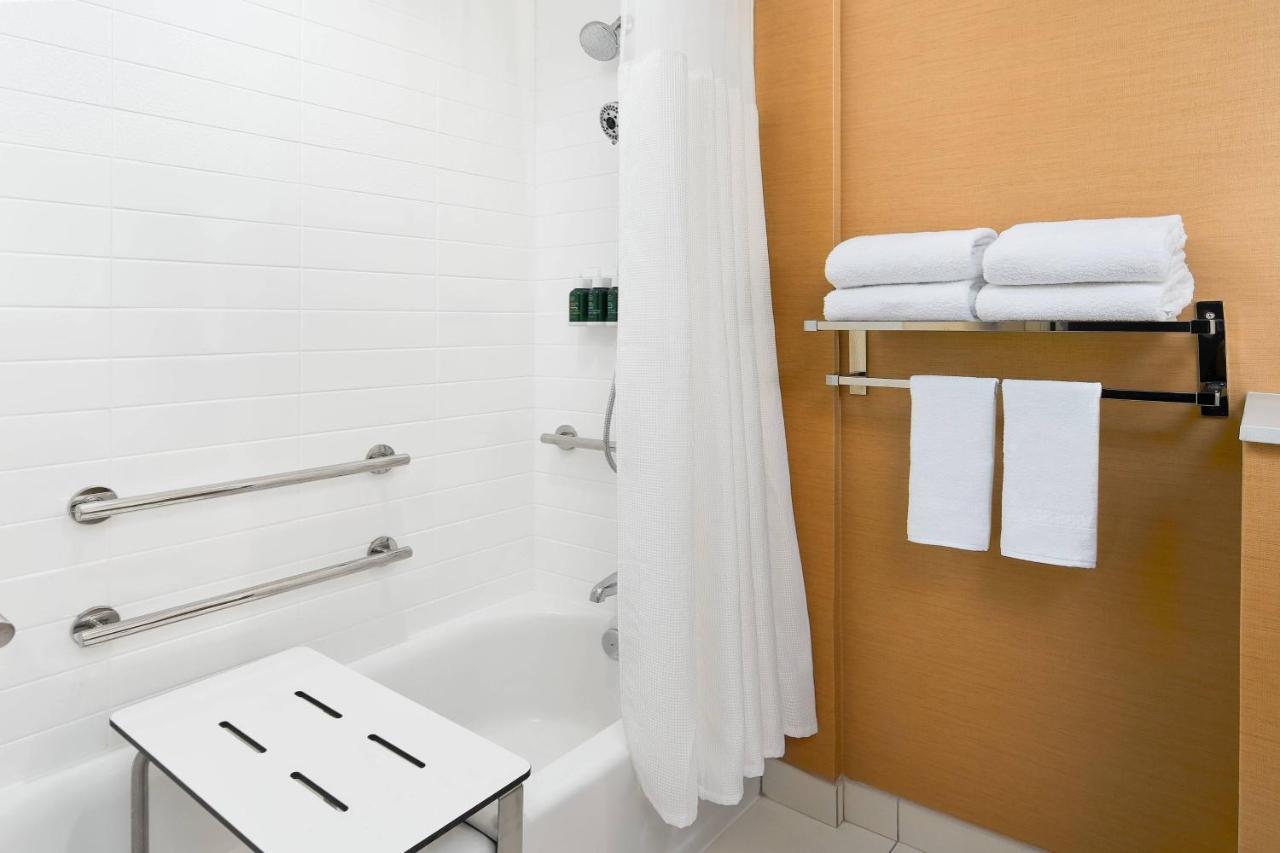 Fairfield Inn & Suites By Marriott Fresno Yosemite International Airport Екстер'єр фото