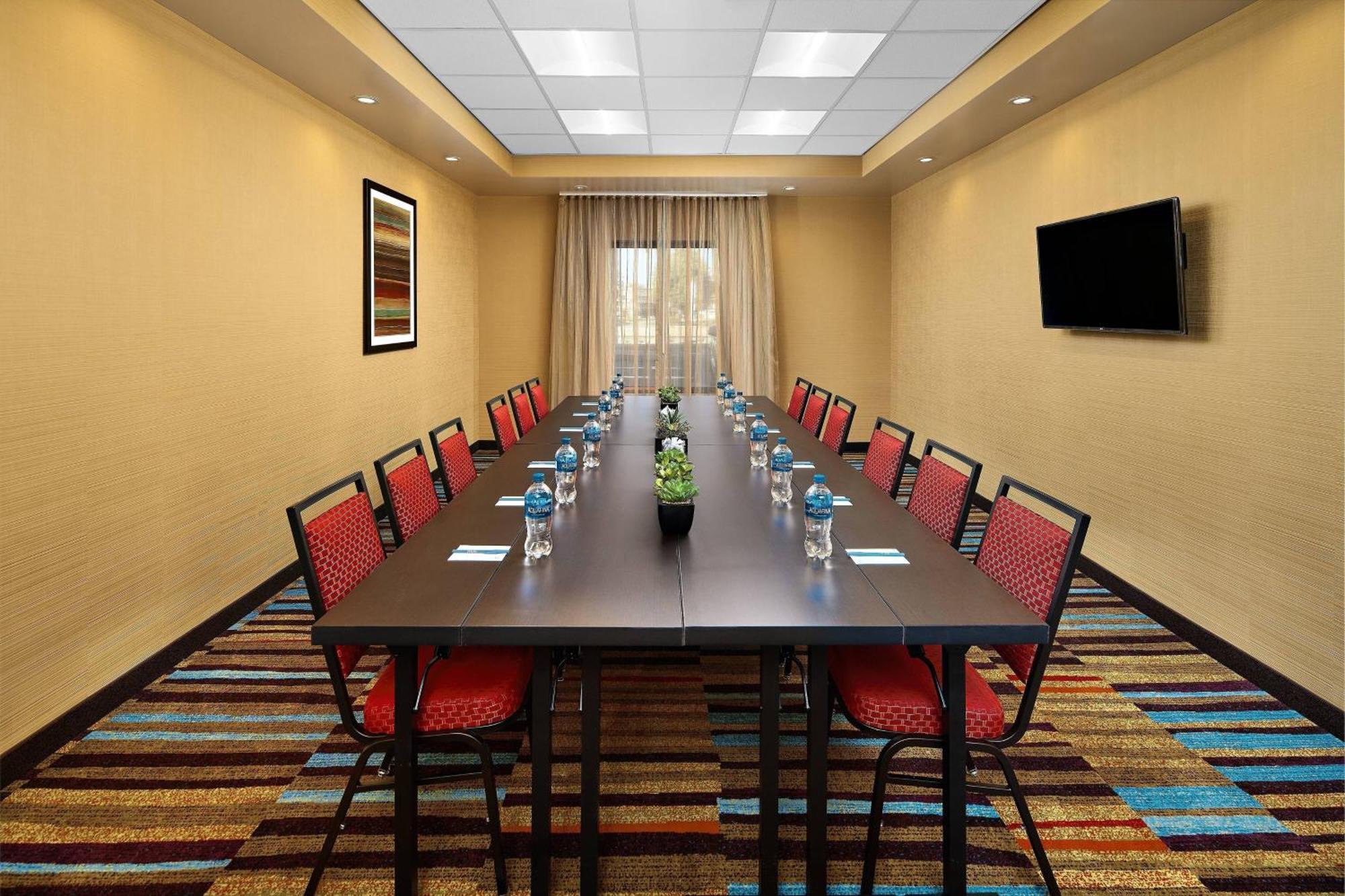 Fairfield Inn & Suites By Marriott Fresno Yosemite International Airport Екстер'єр фото