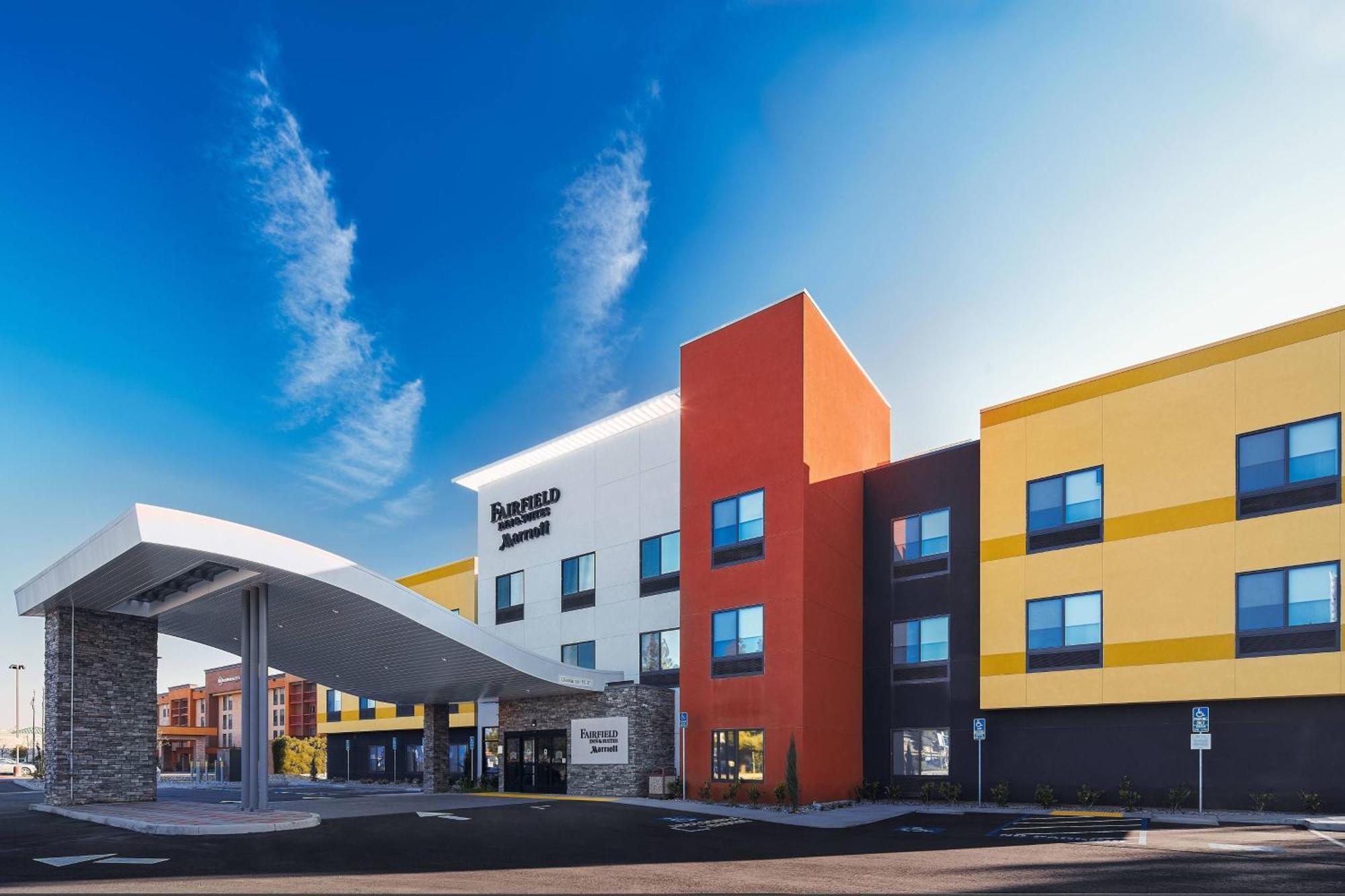 Fairfield Inn & Suites By Marriott Fresno Yosemite International Airport Екстер'єр фото